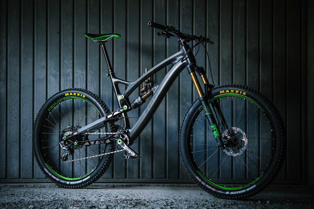 HB.160 - The New Carbon Mountain Bike from Hope Technology