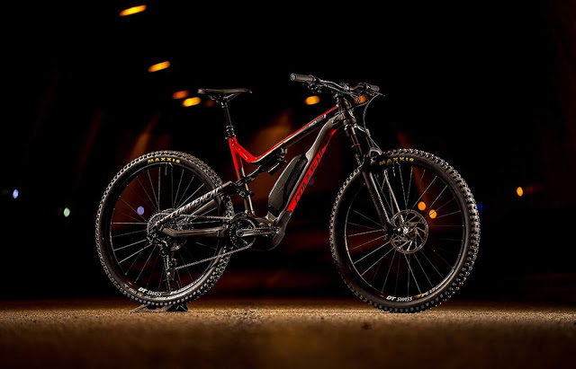 Unveiling the New 2018 Commencal Meta Power 29er