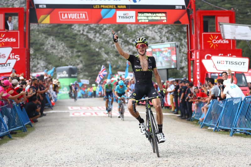 Yates conquers stage 14 with well-timed effort on the final climb to re-claim lead at La Vuelta