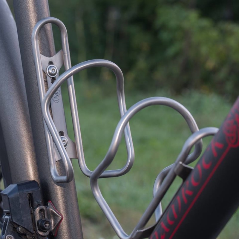 The New Sicuro Titanium Bottle Cage presented by Silca