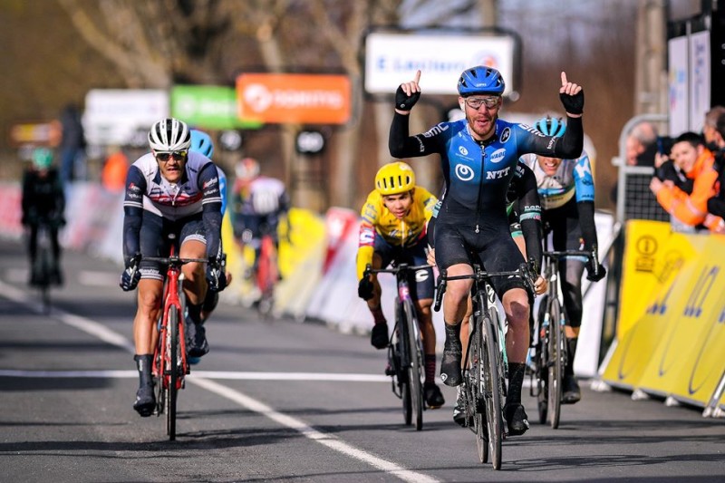 Nizzolo Charges to Victory in Stage 2 of Paris-Nice