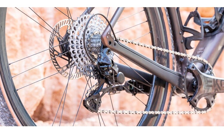 The Campagnolo C13: a Chain Capable of Tackling Any Gravel Route