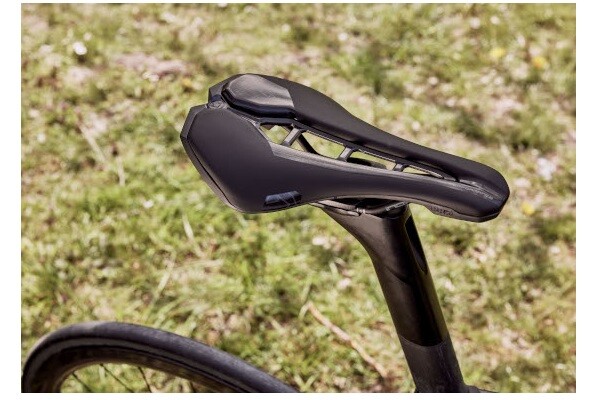 New PRO Stealth Curved Team & Performance Saddles - "Curved for Comfort"