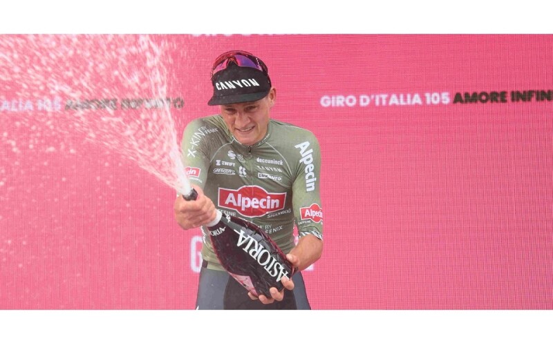 Mathieu Van Der Poel Has Won Giro d’Italia Stage 1!