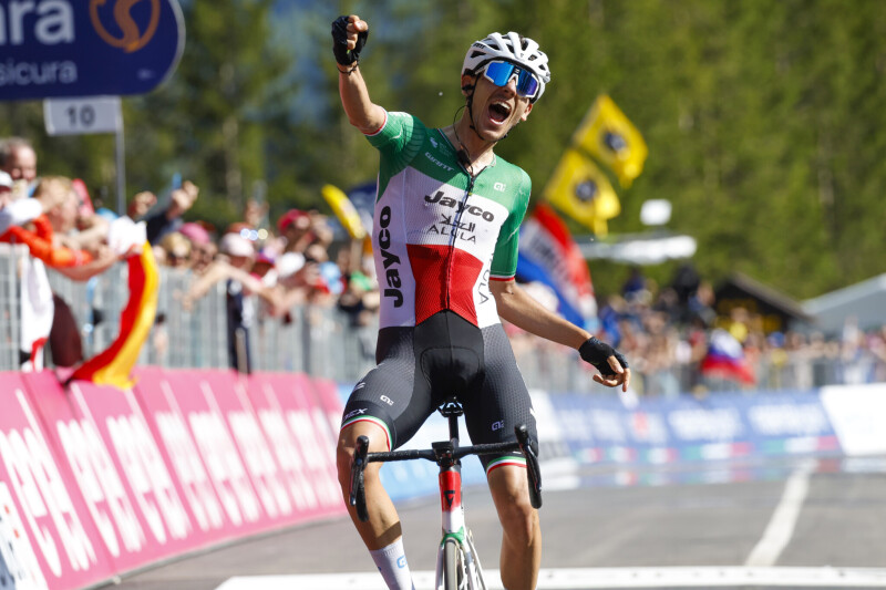 Zana Flies to Maiden Grand Tour Victory at Giro d’Italia