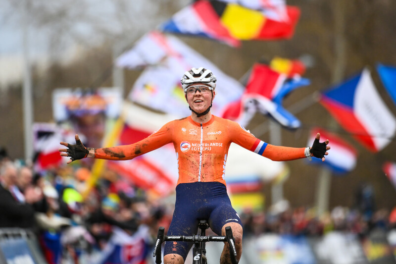 UCI Cyclo-cross World Championships: Van Empel’s greatness